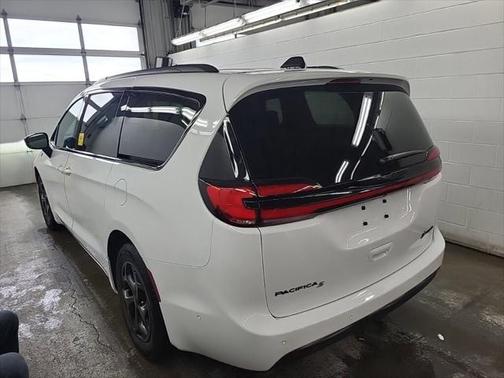 2024 Chrysler Pacifica Hybrid Premium S Appearance Pkg