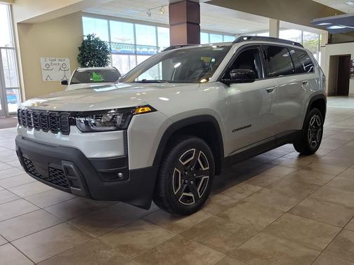 Silver Zynith Clear-Coat Exterior Paint 2026 Jeep Cherokee Limited