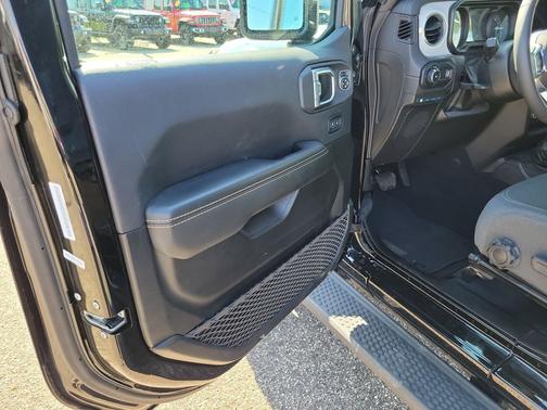 Black Clearcoat 2025 Jeep Wrangler 4xe Sahara