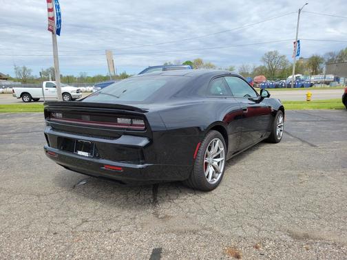 Diamond Black Crystal Pearlcoat 2024 Dodge Charger Daytona Scat Pack