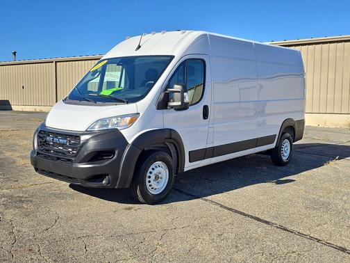 Bright White Clearcoat 2025 RAM ProMaster 2500 Tradesman