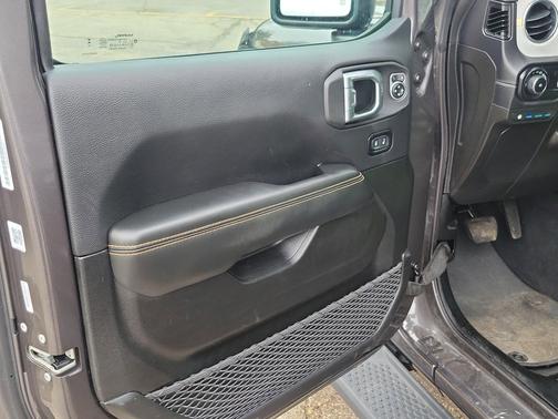 Granite Crystal Metallic Clearcoat 2025 Jeep Wrangler 4xe Sahara