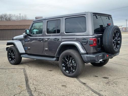 Granite Crystal Metallic Clearcoat 2025 Jeep Wrangler 4xe Sahara