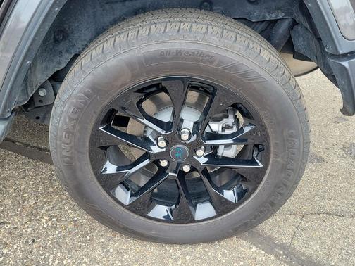 Granite Crystal Metallic Clearcoat 2025 Jeep Wrangler 4xe Sahara