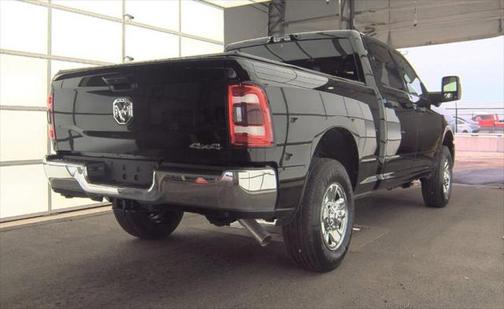 2023 RAM 2500 Tradesman Crew Cab 4x4 6'4' Box