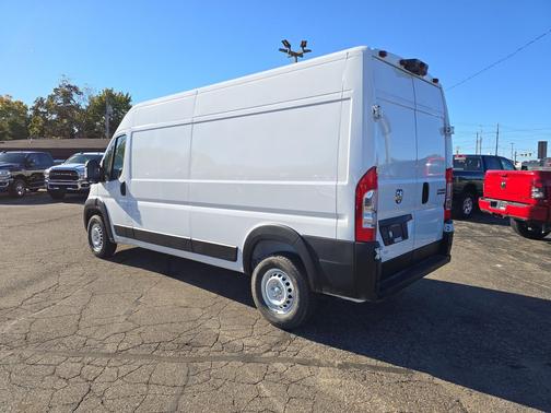 Bright White Clearcoat 2025 RAM ProMaster 2500 Tradesman