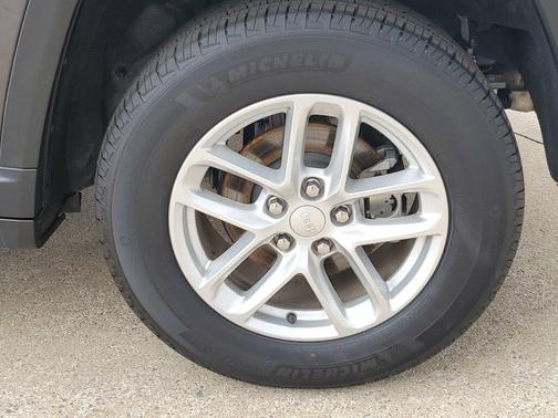 2024 Jeep Grand Cherokee Laredo
