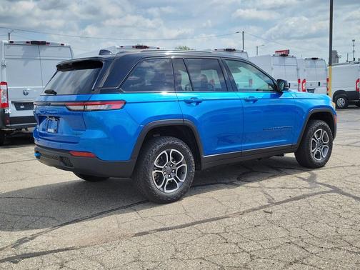 Hydro Blue Pearlcoat 2023 Jeep Grand Cherokee 4xe Trailhawk