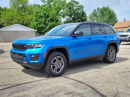 Hydro Blue Pearlcoat 2023 Jeep Grand Cherokee 4xe Trailhawk