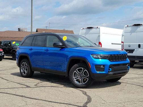 Hydro Blue Pearlcoat 2023 Jeep Grand Cherokee 4xe Trailhawk