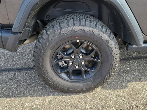 Granite Crystal Metallic Clearcoat 2025 Jeep Wrangler 4xe Willys