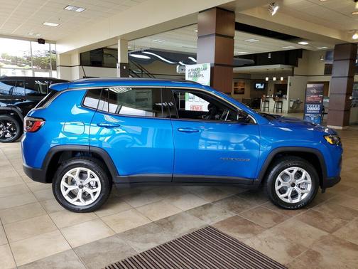 2025 Jeep Compass Latitude
