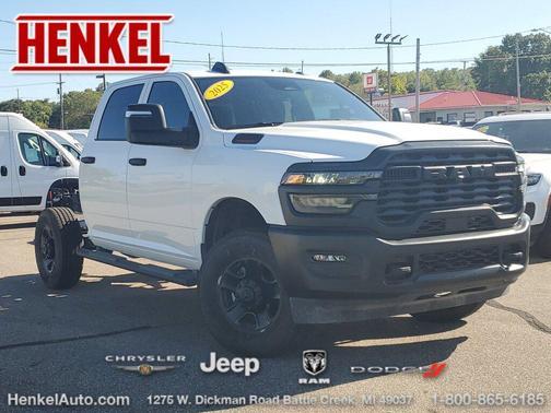 2025 RAM 3500 Tradesman Crew Cab 4x4 6'4' Box