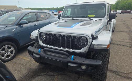 Silver Zynith Clearcoat 2024 Jeep Wrangler 4xe Rubicon X