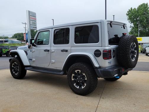 Silver Zynith Clearcoat 2024 Jeep Wrangler 4xe Rubicon X