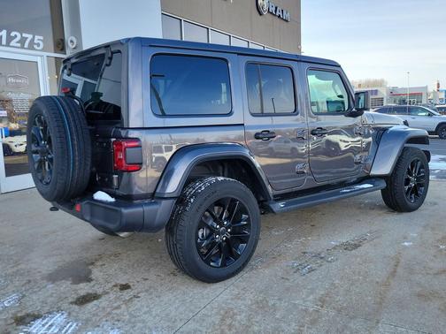 Granite Crystal Metallic Clearcoat 2025 Jeep Wrangler 4xe Sahara
