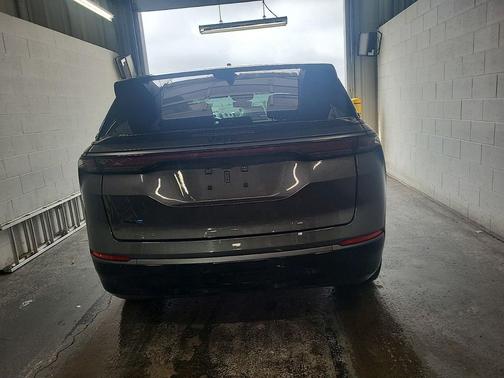 Baltic Gray Metallic Clearcoat 2024 Jeep Wagoneer S Launch Edition