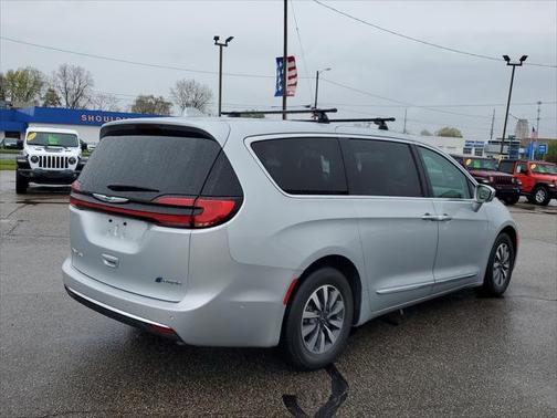 2022 Chrysler Pacifica Hybrid Limited