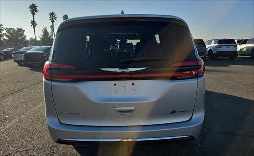 2022 Chrysler Pacifica Hybrid Limited