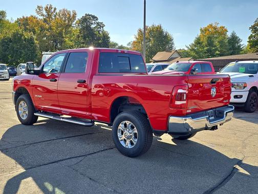 2024 RAM 2500 Big Horn Crew Cab 4x4 6'4' Box