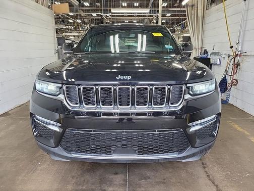 Diamond Black Crystal Pearlcoat 2024 Jeep Grand Cherokee 4xe Base