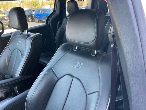 Bright White Clearcoat 2020 Chrysler Pacifica Hybrid Limited