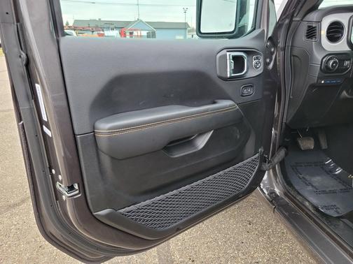 Granite Crystal Metallic Clearcoat 2025 Jeep Wrangler 4xe Sahara