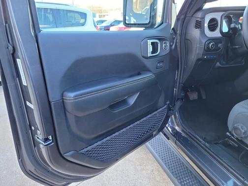 Granite Crystal Metallic Clearcoat 2025 Jeep Wrangler 4xe Sahara