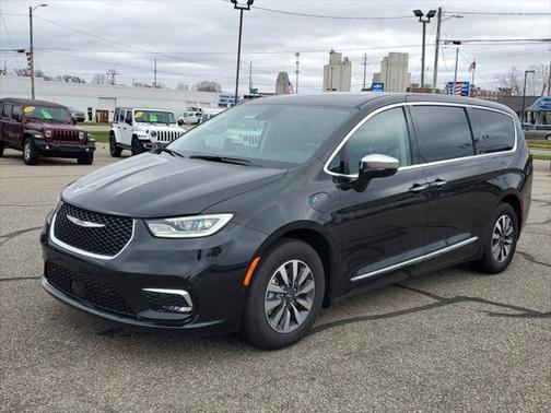 2023 Chrysler Pacifica Hybrid Limited