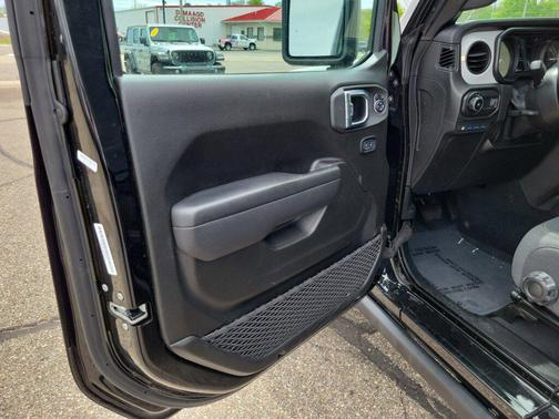 Black Clearcoat 2025 Jeep Wrangler 4xe Willys