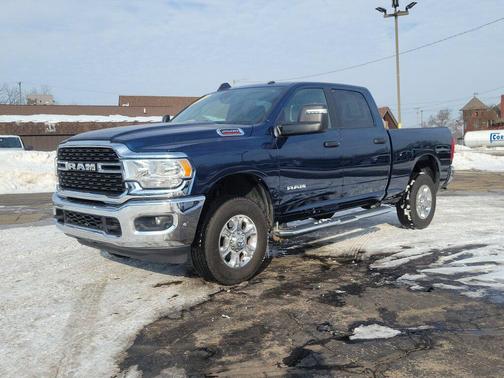 2024 RAM 2500 Big Horn Crew Cab 4x4 6'4' Box