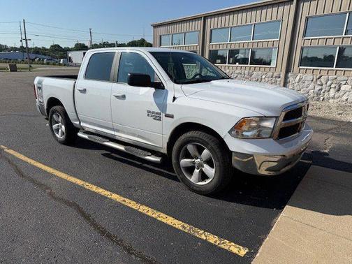 2019 RAM 1500 SLT