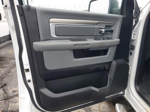 2019 RAM 1500 SLT