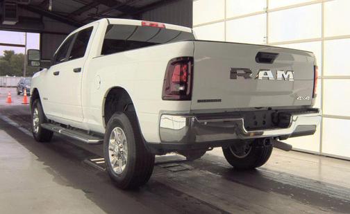 Bright White Clearcoat 2025 RAM 2500 Big Horn Crew Cab 4x4 6'4' Box