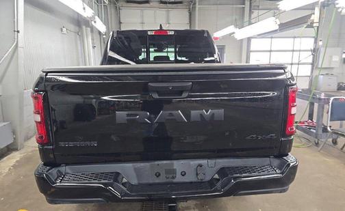Diamond Black Crystal Pearlcoat 2025 RAM 1500 Big Horn/Lone Star