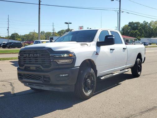 2025 RAM 3500 Tradesman Crew Cab 4x4 8' Box