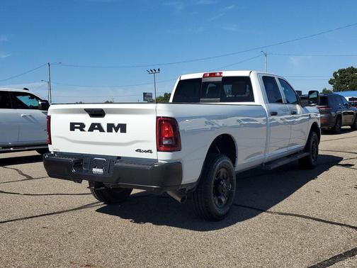 2025 RAM 3500 Tradesman Crew Cab 4x4 8' Box