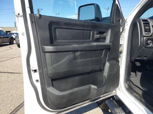 2025 RAM 3500 Tradesman Crew Cab 4x4 8' Box