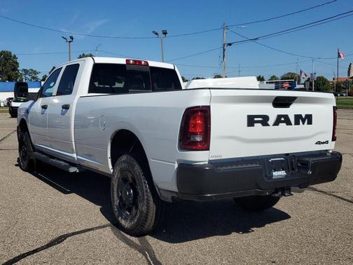 2025 RAM 3500 Tradesman Crew Cab 4x4 8' Box