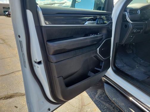 Bright White Clearcoat 2024 Jeep Wagoneer Series I 4x4