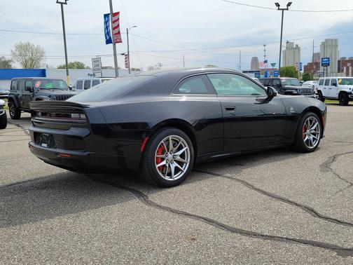 Diamond Black Crystal Pearlcoat 2024 Dodge Charger Daytona Scat Pack