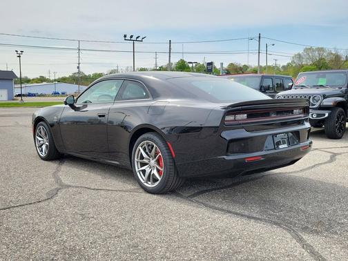 Diamond Black Crystal Pearlcoat 2024 Dodge Charger Daytona Scat Pack
