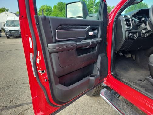 Flame Red Clearcoat 2026 RAM 2500 Big Horn Crew Cab 4x4 6'4' Box