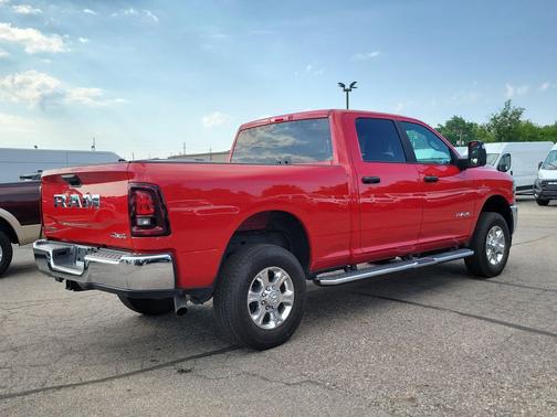 Flame Red Clearcoat 2026 RAM 2500 Big Horn Crew Cab 4x4 6'4' Box