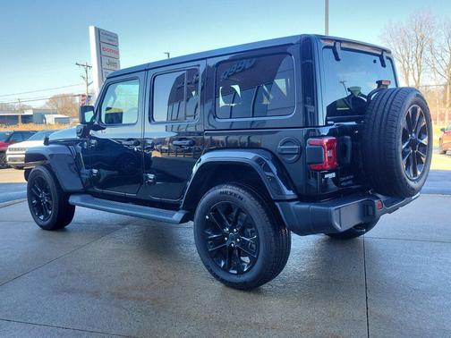 2025 Jeep Wrangler 4xe Sahara