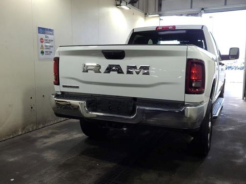 Bright White Clearcoat 2025 RAM 2500 Big Horn Crew Cab 4x4 6'4' Box