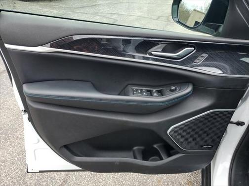 2023 Jeep Grand Cherokee 4xe Trailhawk