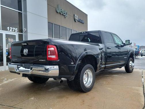 2022 RAM 3500 Laramie Crew Cab 4x4 8' Box