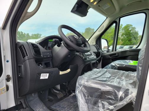 Bright White Clearcoat 2025 RAM ProMaster 3500 High Roof