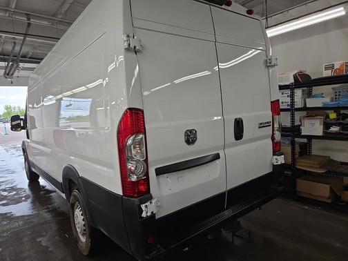 Bright White Clearcoat 2025 RAM ProMaster 3500 High Roof